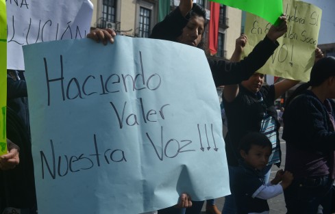 Comentan los habitantes que sin tomar en cuenta a la gente ya están realizando trabajos dentro del salón el cual era utilizado por los habitantes para realizar varías actividades culturales, si usted y deportivas.