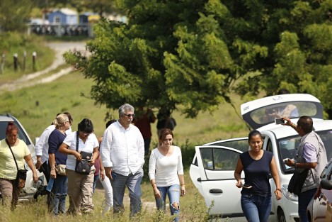La presencia de los diputados María Josefina Gamboa y José Luis Enríquez en Arbolillo, provocó el descontento de los integrantes de los colectivos de búsqueda quienes les exigieron que se retiran del lugar. 