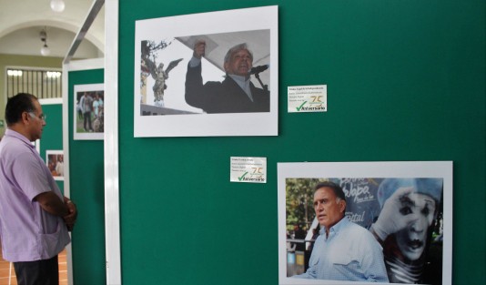 La expo de fotógrafos del Diario de Xalapa, en los bajos del Palacio Municipal. 