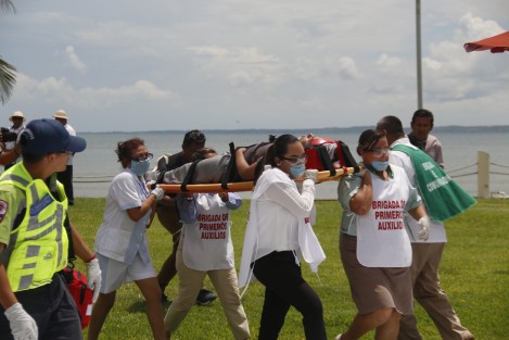 Como parte de la conmemoración del Día de la Protección Civil, se llevó a cabo un simulacro en un hotel donde de atendieron emergencias acuáticas y terrestres. 