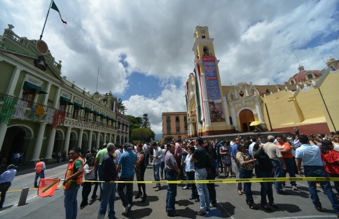 En Xalapa, oficinas de Gobierno, estatal y municipal realizaron un simulacro simultáneo, con la participación de cuerpos de emergencia.