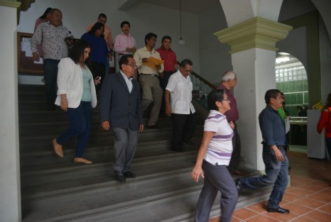 En Xalapa, oficinas de Gobierno, estatal y municipal realizaron un simulacro simultáneo, con la participación de cuerpos de emergencia.