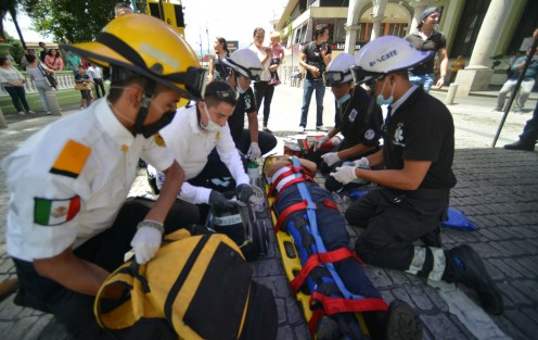 En Xalapa, oficinas de Gobierno, estatal y municipal realizaron un simulacro simultáneo, con la participación de cuerpos de emergencia.