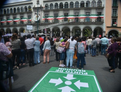 En Xalapa, oficinas de Gobierno, estatal y municipal realizaron un simulacro simultáneo, con la participación de cuerpos de emergencia.