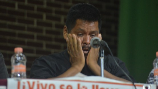 Eleucadio Ortega Carlos, padre de Mauricio Ortega Valerio, aseguró que a los familiares de los 43 normalistas desaparecidos de Ayotzinapa les han ofrecido de 4 a 5 millones de pesos por parte de gobierno Federal con el fin de dividirlos y frenar su lucha.