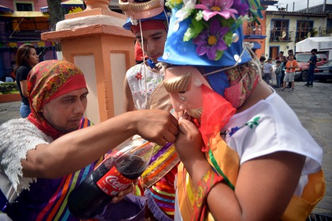 Visitantes de Xalapa y la región se dieron cita para disfrutar de la gastronomía del lugar y además de los danzantes.