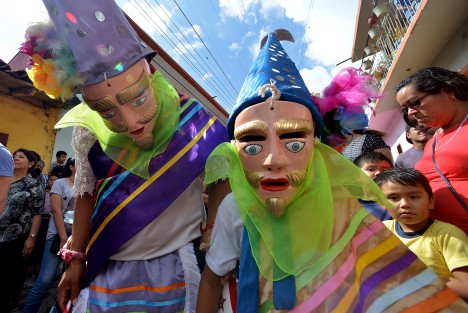 Visitantes de Xalapa y la región se dieron cita para disfrutar de la gastronomía del lugar y además de los danzantes.
