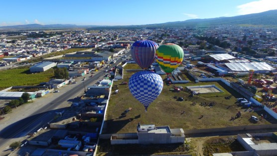 Este domingo, como ya se ha hecho tradición en las fiestas de Perote, Ver., se tuvo la presencia de globos aerostáticos, para disfrute de los visitantes.