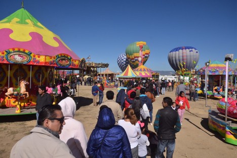 Este domingo, como ya se ha hecho tradición en las fiestas de Perote, Ver., se tuvo la presencia de globos aerostáticos, para disfrute de los visitantes.