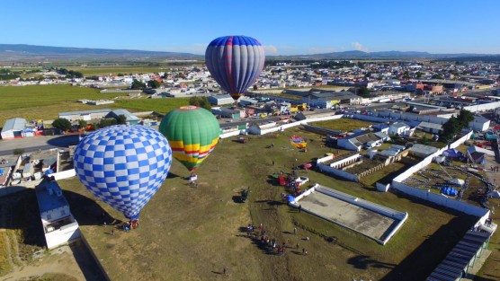 Este domingo, como ya se ha hecho tradición en las fiestas de Perote, Ver., se tuvo la presencia de globos aerostáticos, para disfrute de los visitantes.
