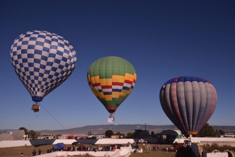 Este domingo, como ya se ha hecho tradición en las fiestas de Perote, Ver., se tuvo la presencia de globos aerostáticos, para disfrute de los visitantes.