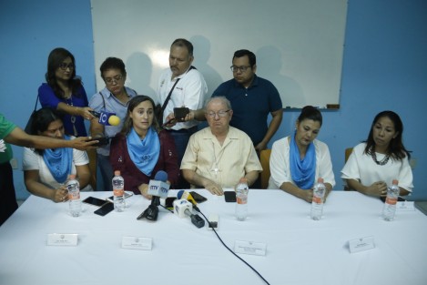 El obispo de Veracruz, Luis Felipe Gallardo Martín del Campo, y  el Frente Nacional por la Familia, invitaron a la <em>Cruzada de oración por la vida</em>.
