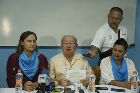 El obispo de Veracruz, Luis Felipe Gallardo Martín del Campo, y  el Frente Nacional por la Familia, invitaron a la <em>Cruzada de oración por la vida</em>.