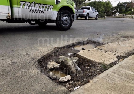 Entre tantos baches xalapeños,  alguien ha visto al alcalde XIPOLITO?