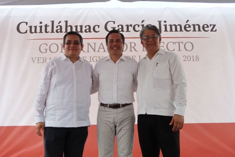 El gobernador electo, Cuitláhuac García Jiménez presentó este miércoles a Eduardo Cadena Cerón, como próximo titular de la Secretaría de Desarrollo Agropecuario, Rural y Pesca (Sedarpa), y a Guillermo Fernández Sánchez para la Secretaría de Desarrollo Social (Sedesol).
