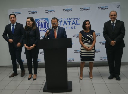 En conferencia de prensa, panistas veracruzanos se expresaron indignados por la condena a 9 años de cárcel que se aplicaría al exgobernador Javier Duarte  de Ochoa, por todas las malas consecuencias que su administración trajo a Veracruz. 