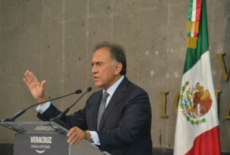  Yunes Linares exigió también a las autoridades federales que los bienes inmuebles decomisados a Javier Duarte, con un valor de 800 mdp, sean entregados de inmediato al Gobierno de Veracruz.