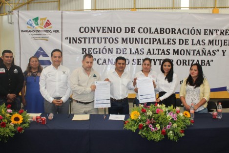 Representantes de la Cámara Nacional de Comercio Servicios y Turismo de Orizaba, signaron  convenio de colaboración con los Institutos Municipales de la Mujer en la región de las Altas Montañas, con el objeto de desarrollar acciones y estrategias que fortalezcan al comercio organizado de Orizaba y la región.