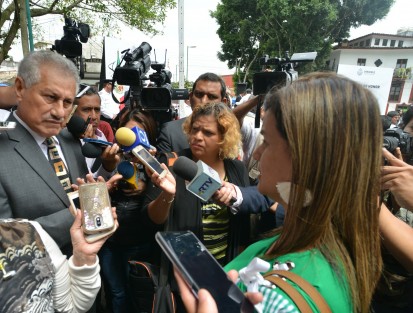 Empresaria encaró a Jaime Téllez Marié, titular de la SSP, ya que hace una semana su tienda fue vaciada y dijo vivir cerca del centro, a unas cuadras de la torre de la SSP 