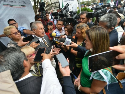 Empresaria encaró a Jaime Téllez Marié, titular de la SSP, ya que hace una semana su tienda fue vaciada y dijo vivir cerca del centro, a unas cuadras de la torre de la SSP 