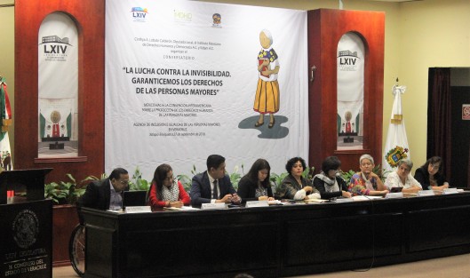 Se llevó a cabo el Conversatorio <em>La Lucha Contra la Invisibilidad. Garanticemos los Derechos de las Personas Mayores</em>, en el Auditorio Sebastián Lerdo de Tejada del Palacio Legislativo, con la finalidad de brindarles total acceso a la salud; a posibilidades de vivienda digna, empleo, seguridad social, mejores condiciones de vida y esparcimiento a personas mayores.