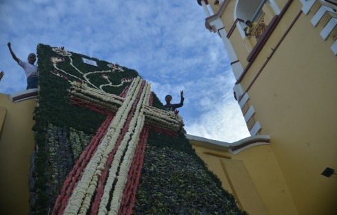 En el vecino municipio se llevó a cabo la tradicional bajada de arcos en honor a San Jerónimo.  