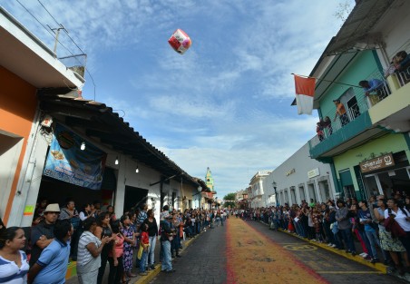 En el vecino municipio se llevó a cabo la tradicional bajada de arcos en honor a San Jerónimo.