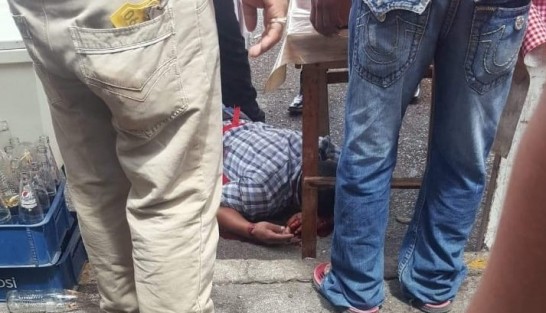 Este domingo un hombre y una mujer resultaron lesionados tras ser atacados a balazos cuando se encontraban vendiendo barbacoa en la colonia México de la ciudad de Córdoba, Ver..