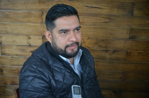 Luis Alberto Vázquez Mora, del albergue Refugio de Misericordia, ubicado en  la colonia Aguacatal,  informó de la apertura  de un comedor comunitario gratuito para enfermos, familiares y acompañantes de pacientes que acuden al CECAN Dr. Miguel Dorantes Mesa; el único requisito es el carnet que les da el hospital.
