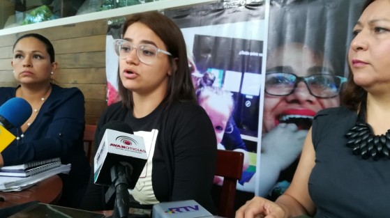 Natalia Gabriela Castelán  denunció a su expareja, Luis Eduardo Fajardo, director director de vinculación en la SSP, quien sustrajera a su hija; además de utilizar recursos para violentarla.   