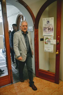 El alcalde de Xalapa, Hipólito Rodríguez, informó que presentarán denuncias contra quien resulte responsables, por obras reportadas como realizadas, que quedaron inconclusas, las cuales se remitirían a la administración de Elizabeth Morales.  