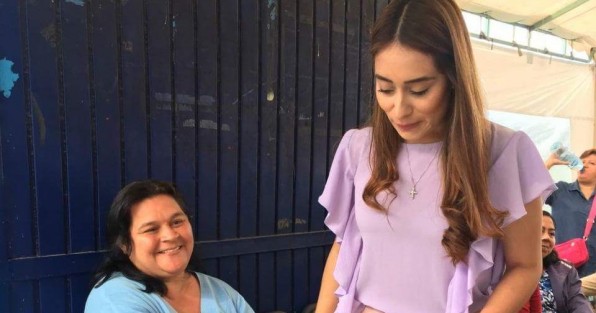 En el marco del inicio del mes dedicado a la lucha contra el cáncer de mama, la presidenta del DIF Municipal de Teocelo, Mara Chama Villa, acompañó a las teocelanas que asistieron a la ciudad de Coatepec, para realizarse estudios gratuitos de mastografía, gestionados ante la Jurisdicción Sanitaria Número V el Instituto Municipal de la Mujer y por el Sistema DIF Teocelo, como parte del trabajo permanente a favor de la sañud de las mujeres de este municipio. 