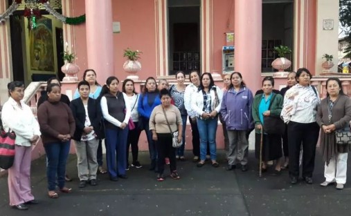 En el marco del inicio del mes dedicado a la lucha contra el cáncer de mama, la presidenta del DIF Municipal de Teocelo, Mara Chama Villa, acompañó a las teocelanas que asistieron a la ciudad de Coatepec, para realizarse estudios gratuitos de mastografía, gestionados ante la Jurisdicción Sanitaria Número V el Instituto Municipal de la Mujer y por el Sistema DIF Teocelo, como parte del trabajo permanente a favor de la sañud de las mujeres de este municipio. 