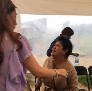 Por otra parte, Mara Chama, tiene preparadas actividades de concientización y pláticas informativas que llevará a mujeres y hombres de este municipio a través del DIF Teocelo, con el objetivo de motivar acciones de prevención entre la población a partir de la autoexploración. Pues el 95% de los casos de cáncer de mama son curables si se detectan a tiempo.