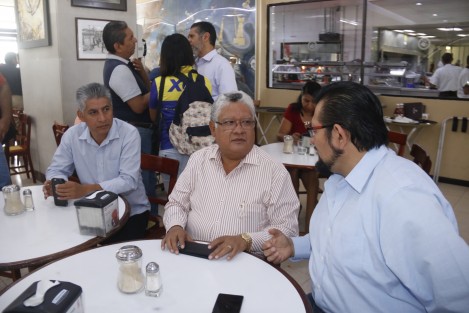 El exsecretario de SEDARPA, Joaquín Guzmán, indicó que buscará la dirigencia estatal del PAN. Guzmán Avilés estuvo acompañado por Enrique Cambranis Torres.