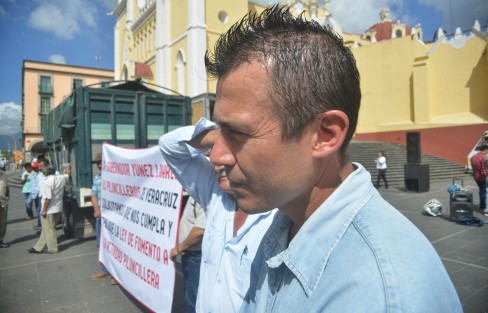 Piloncilleros se manifestaron en Plaza Lerdo.