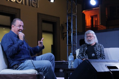 En Plaza Lerdo los caricaturistas Patricio Ortiz y Helio Flores conversaron sobre la situación de los moneros, durante el movimiento estudiantil de 1968.    