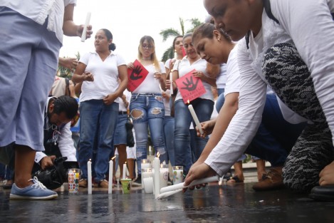 Madres de mujeres desaparecidas realizaron una marcha por el centro de la ciudad de Veracruz para exigir justicia y celeridad en el esclarecimiento de los casos de feminicidios. 