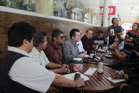 Los panistas encabezados por Agustín Andrade Murga, señalan que los dos aspirantes que están en posibilidades de recolectar las  firmas necesarias para participar en la selección de la nueva dirigencia, manejan ya, comités distritales, mientras que ellos requieren más tiempo, pero sí cuentan con apoyo de otros militantes. 