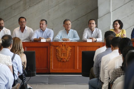 El gobernador del estado, Miguel Ángel Yunes Linares, anunció un programa de rescate para las Lagunas Lagartos, La Ilusión y Arroyo Moreno. Para estas acciones se ha destinado un presupuesto millonario.