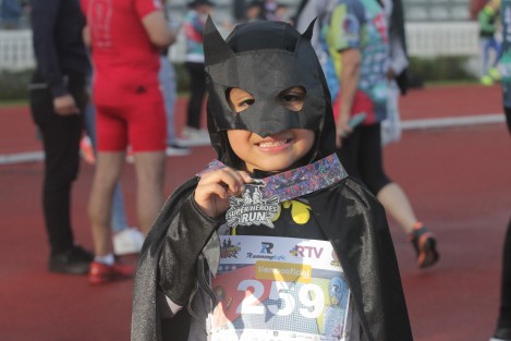 Súper héroes clásicos como Batman, Robin, la Mujer Maravilla, Octagón, entre otros, así como héroes anónimos enfundados en la playera oficial del evento, apoyaron para la compra de oxímetros neonatales y pediátricos, así como parches con antibióticos que requieren los otros héroes que actualmente libran la batalla contra el cáncer. 

