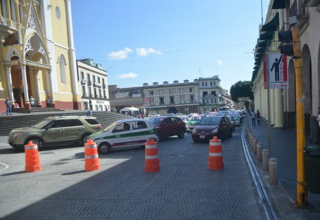 Con la molestia de varios automovilistas se realizó una vez más la llamada vía recreativa  sobre la céntrica calle de Ávila Camacho.  