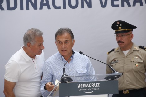 Al término de la reunión del Grupo de Coordinación Veracruz, el gobernador Miguel Ángel Yunes Linares aseguró que los feminicidios ocurridos en los últimos días son hechos aislados. Descartó que los homicidios sean realizados por una banda específica. 