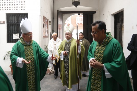 Antoine Chahda, Monseñor y Arzobispo de Alepo, Siria, ofició la eucaristía en la Catedral de Nuestra Señora de la Asunción. Le acompañó el obispo Luis Felipe Gallardo Martín del Campo.