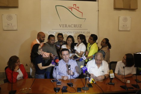 Un grupo de empresarios que conforman la Misión Queretaro-Veracruz, realizaron una recorrido al interior del puerto de Veracruz para conocer los avances y alcances que tendrá el nuevo recinto portuario.