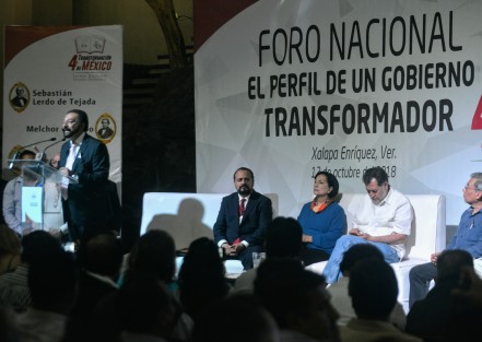 En conocido hotel de Xalapa se realizó el Foro nacional el perfil de un gobierno transformador.