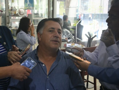 Integrantes del Frente Nacional Lechero dieron a conocer que el próximo secretario de Agricultura, Ganadería, Desarrollo Rural, Pesca y Alimentación (Sagarpa), Víctor Villalobos, les informó que a partir del próximo 1 de enero se incrementará el precio del litro de leche a 8 pesos con 20 centavos. 