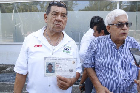 Trabajadores del volante aseguran que hay algunos casos que llevan más de un año en  trámite y aún no se entregan los tarjetones de identificación.  