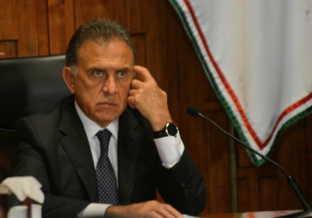 El gobernador Miguel Ángel Yunes Linares aseveró que está dispuesto a acudir a comparecer ante la próxima legislatura después del 15 de noviembre que entregue su último informe de gobierno.  
