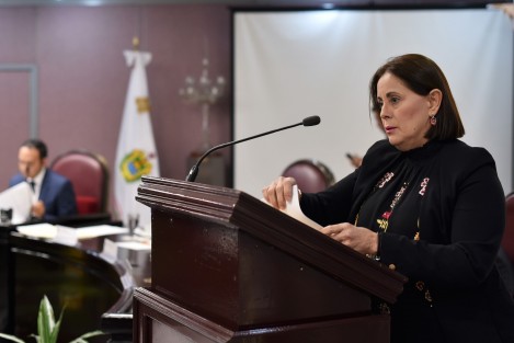Título y cédula, requisitos para ser legislador, plantea la diputada Miriam Judith González
